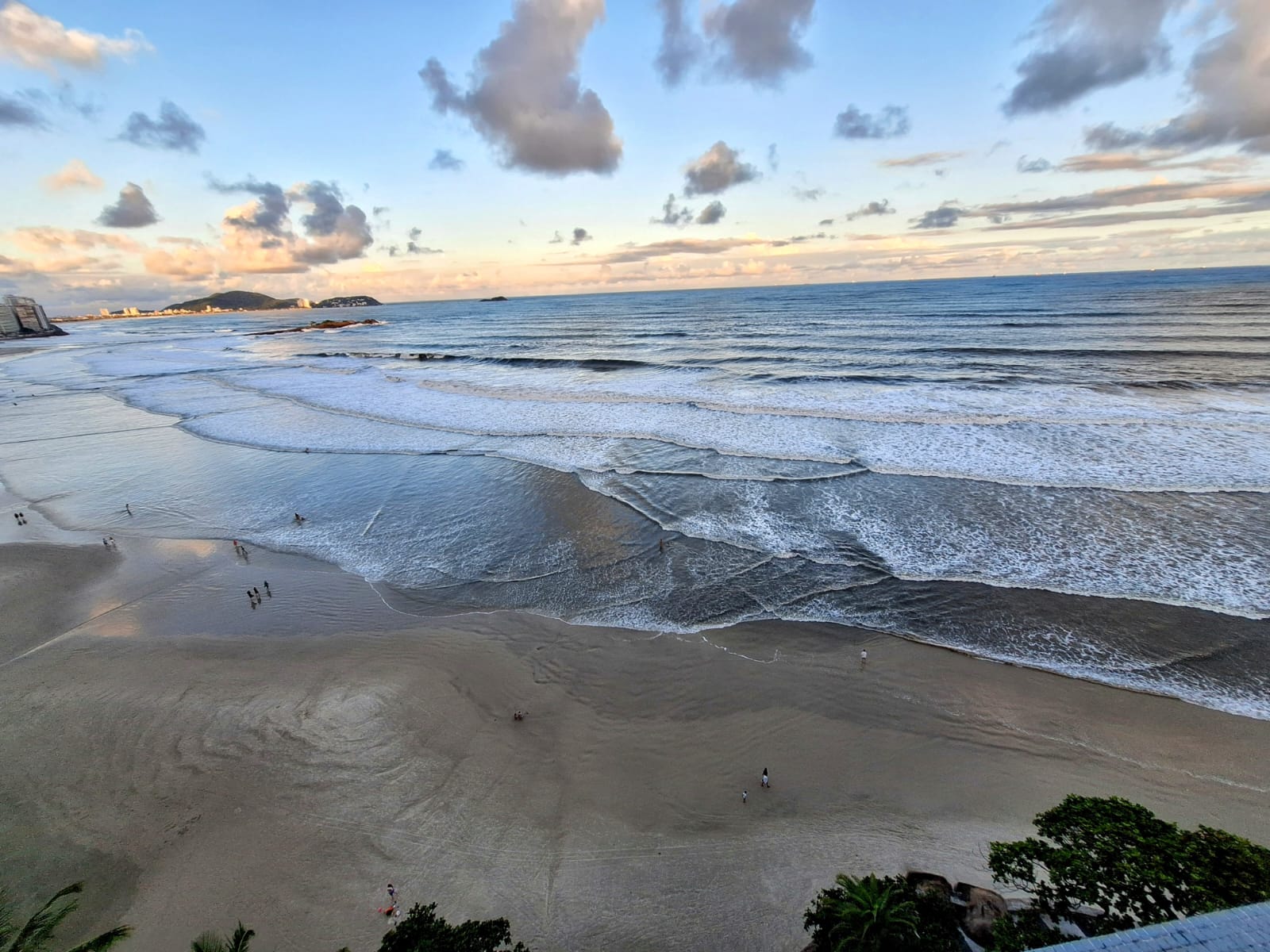 Apartamento Reformado com Vista Mar 2 dormitorios 2 suites 80m² Pitangueiras guaruja cod R5437629
