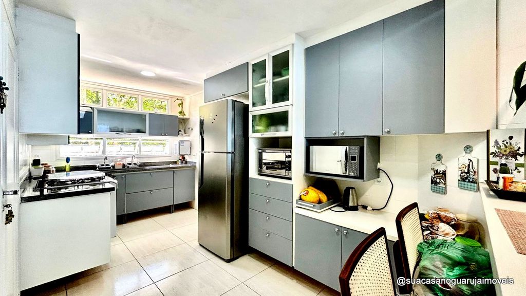 Apartamento 4 dormitórios  4 suites venda 180 m² por R$ 1.500.000,00 - Sorocotuba - Guarujá/SP AP02831