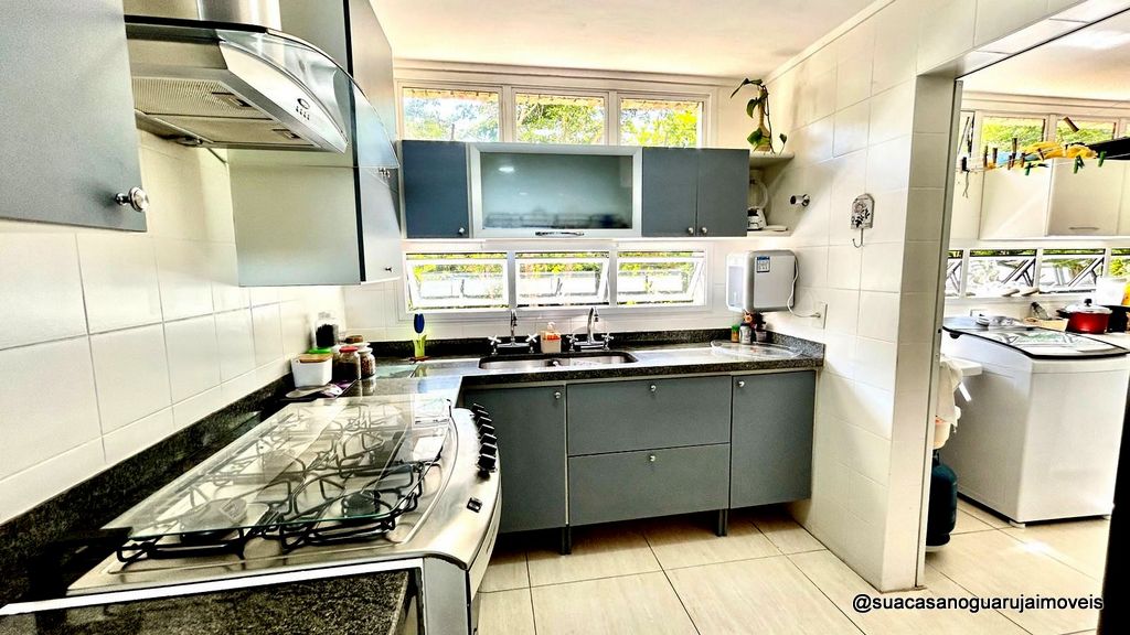 Apartamento 4 dormitórios  4 suites venda 180 m² por R$ 1.500.000,00 - Sorocotuba - Guarujá/SP AP02831