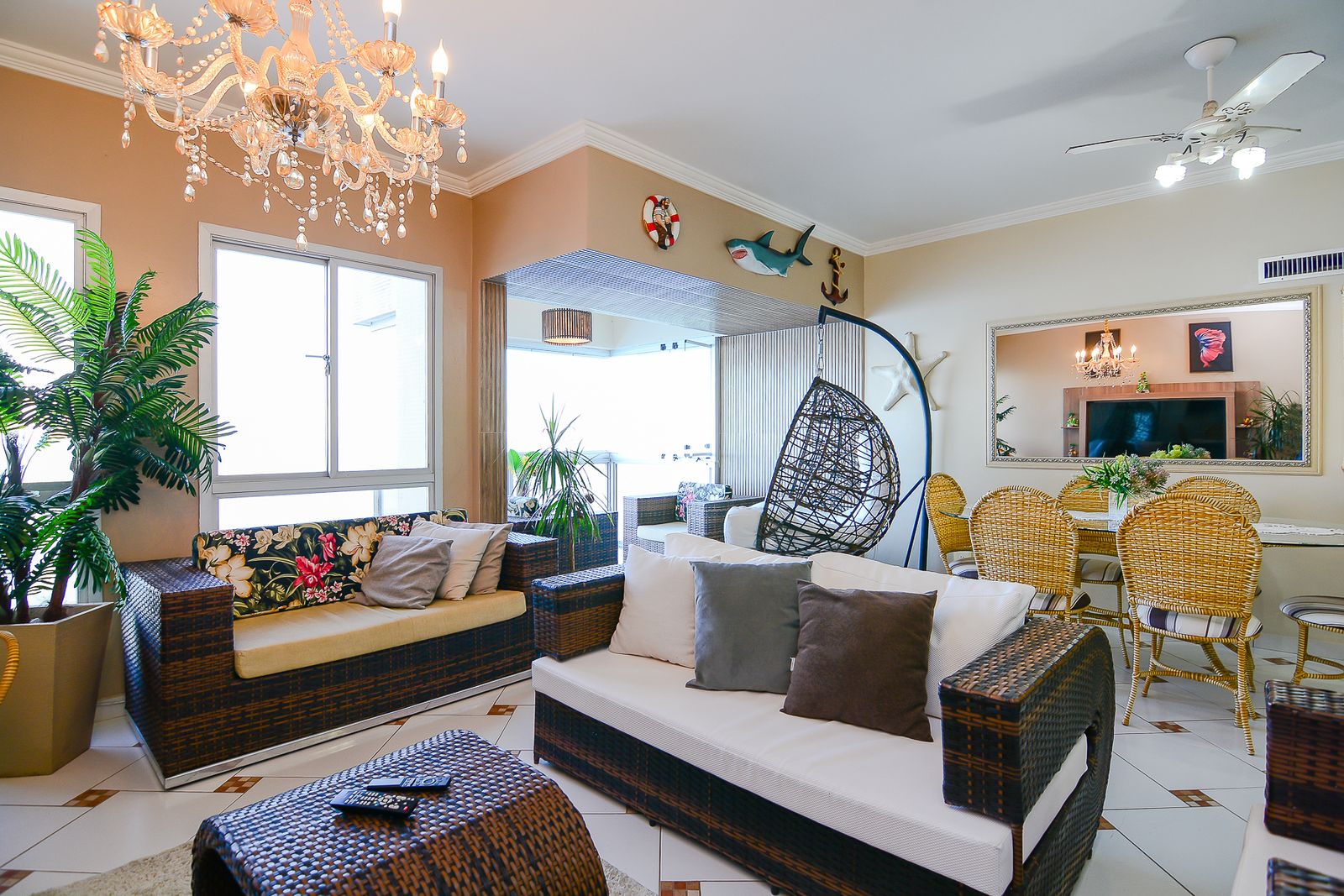 Apartamento venda 3 dormitorios 1 suite  120m²  1 vaga Reformado Vista Mar Pitangueiras - Guarujá R0748151