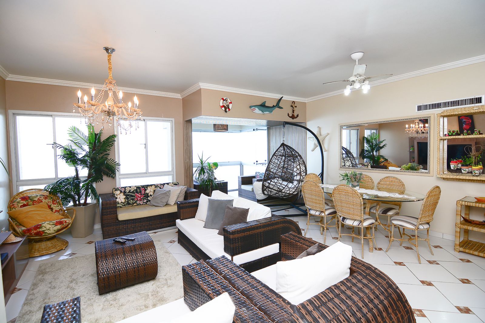 Apartamento venda 3 dormitorios 1 suite  120m²  1 vaga Reformado Vista Mar Pitangueiras - Guarujá R0748151