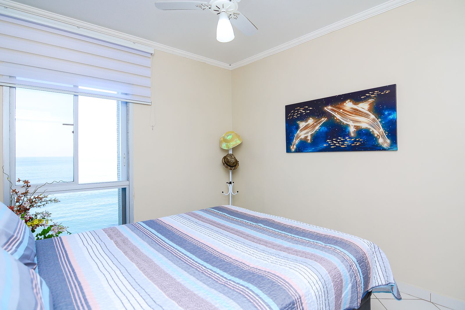 Apartamento venda 3 dormitorios 1 suite  120m²  1 vaga Reformado Vista Mar Pitangueiras - Guarujá R0748151