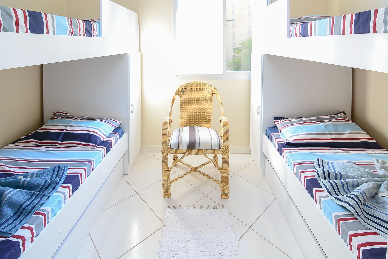 Apartamento venda 3 dormitorios 1 suite  120m²  1 vaga Reformado Vista Mar Pitangueiras - Guarujá R0748151