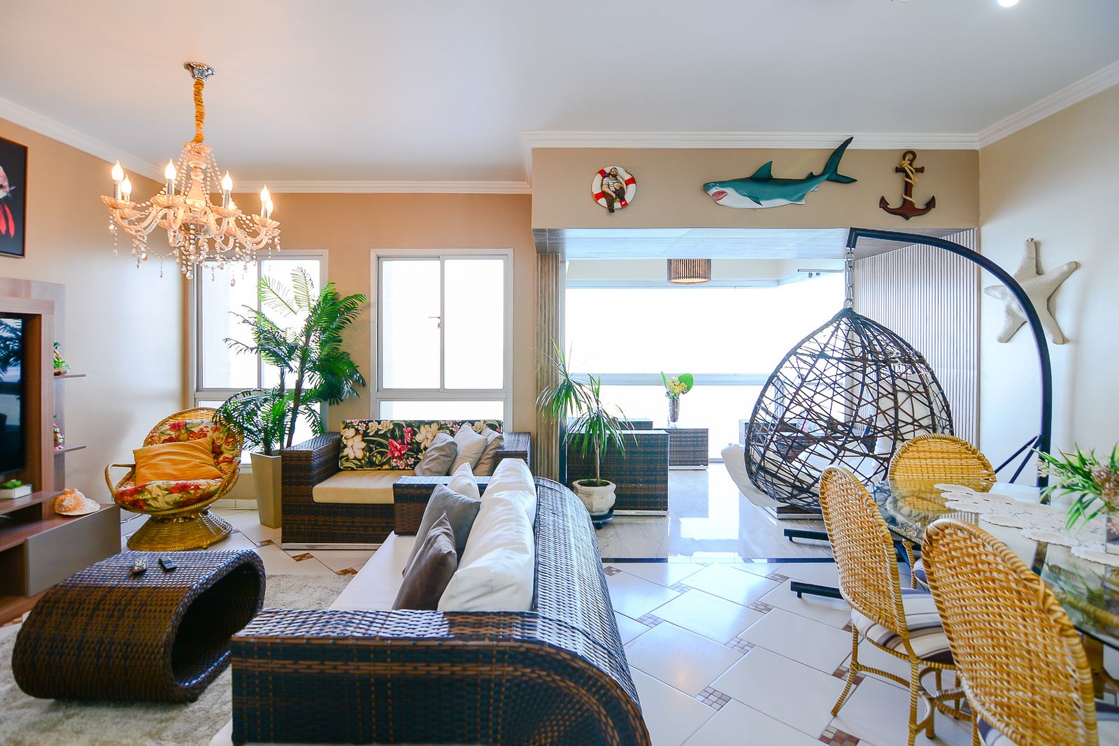 Apartamento venda 3 dormitorios 1 suite  120m²  1 vaga Reformado Vista Mar Pitangueiras - Guarujá R0748151