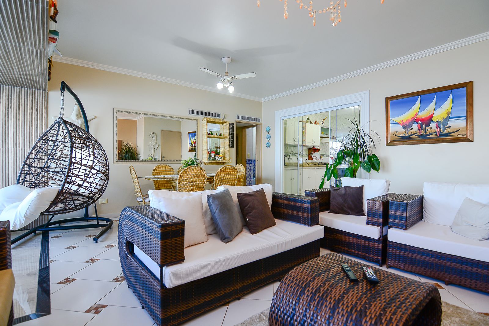Apartamento venda 3 dormitorios 1 suite  120m²  1 vaga Reformado Vista Mar Pitangueiras - Guarujá R0748151