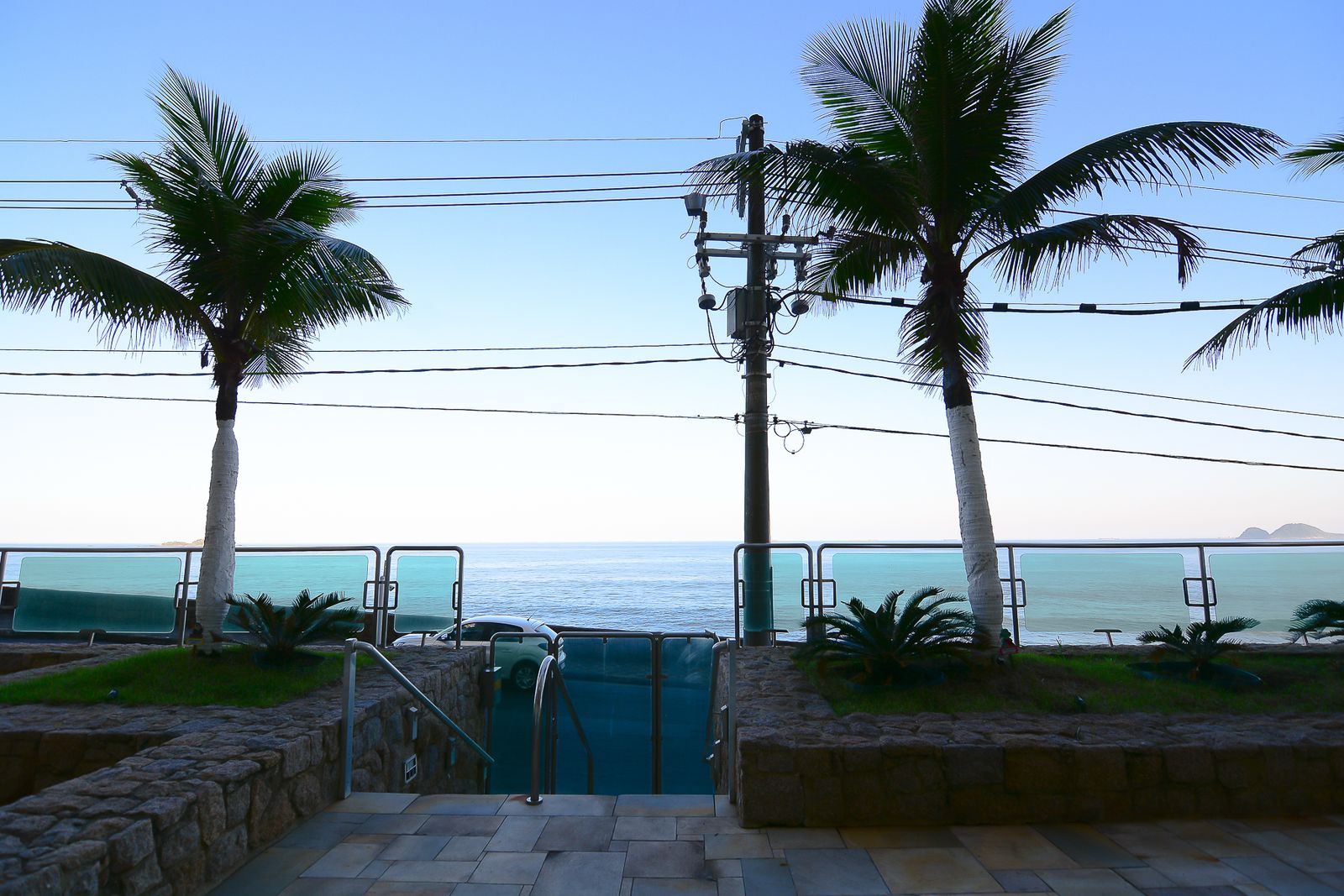 Apartamento venda 3 dormitorios 1 suite  120m²  1 vaga Reformado Vista Mar Pitangueiras - Guarujá R0748151