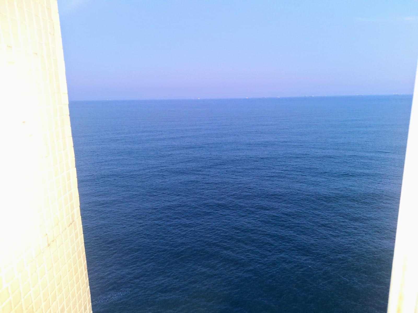 Apartamento Reformado com Vista Total Mar 3 dormitórios - Pitangueiras