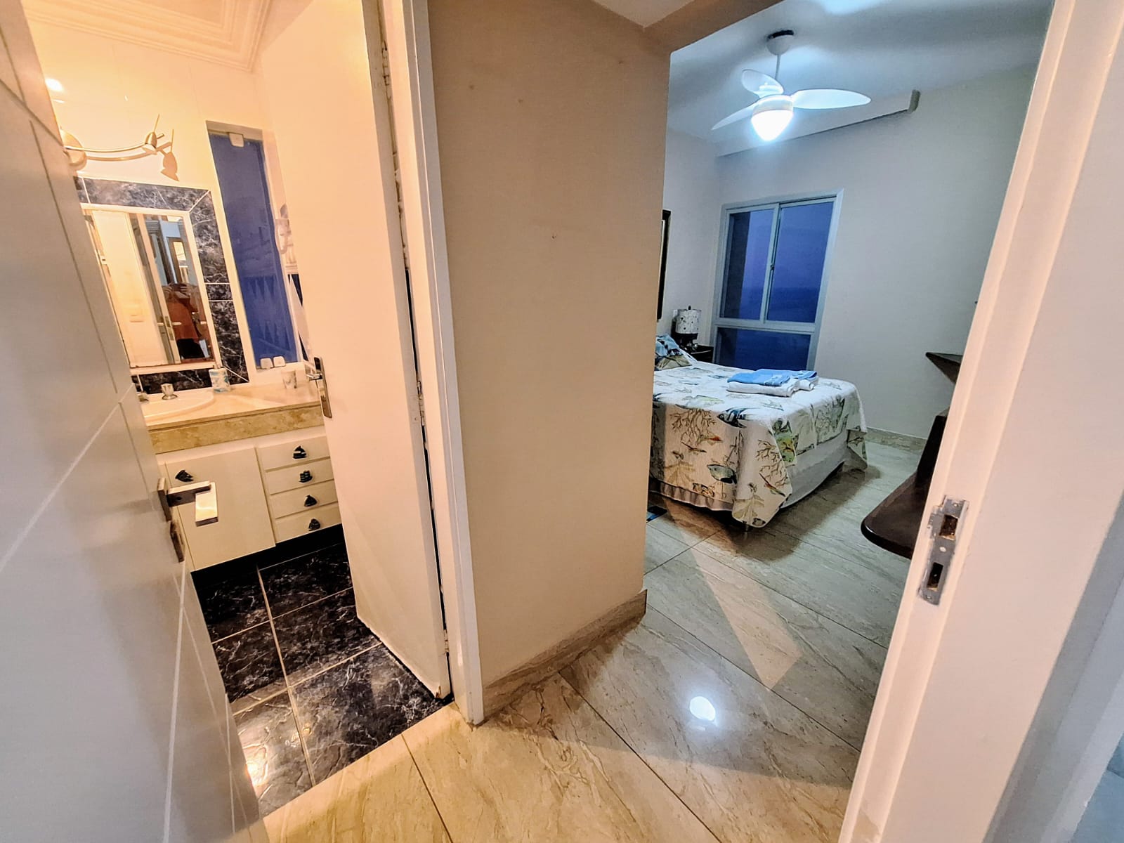 Apartamento Reformado com Vista Total Mar 3 dormitórios - Pitangueiras