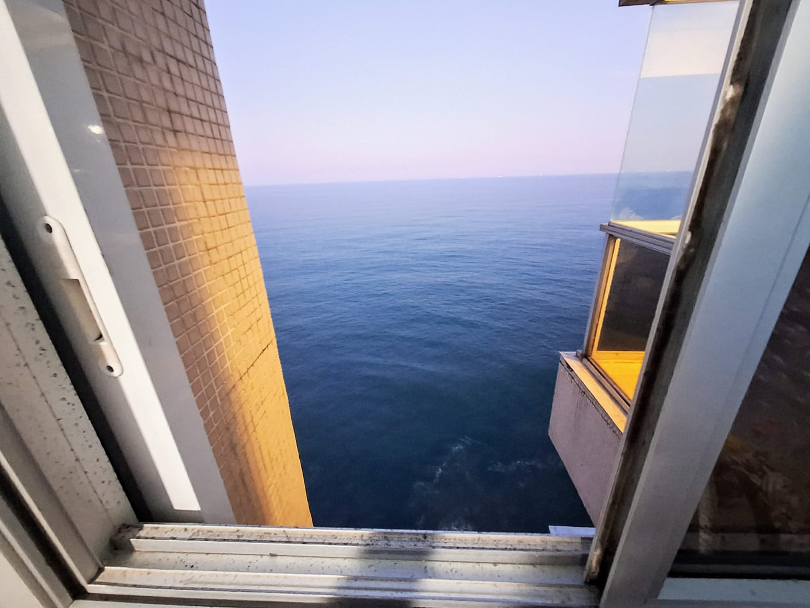 Apartamento Reformado com Vista Total Mar 3 dormitórios - Pitangueiras