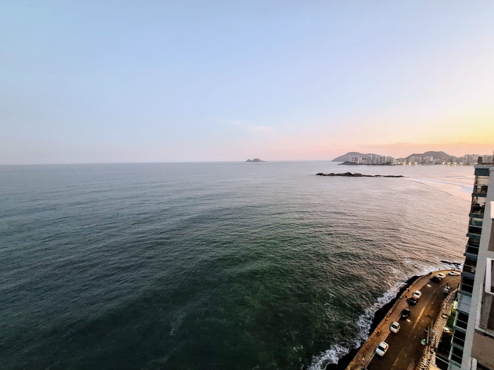 Apartamento Reformado com Vista Total Mar 3 dormitórios - Pitangueiras