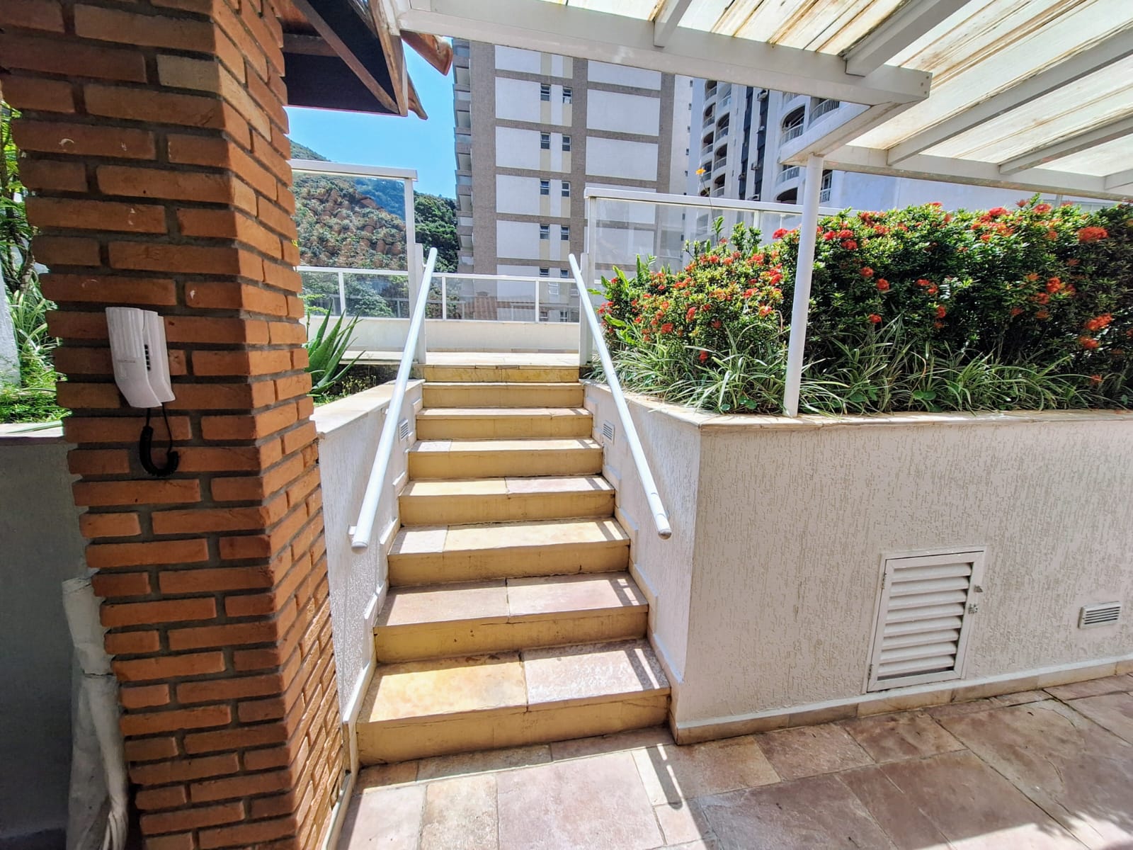 Apartamento Vista Mar com 3 dormitórios Pitangueira - Guarujá