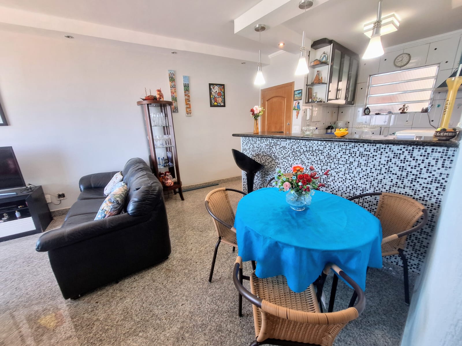 Apartamento Vista Total Mar com 2 dormitórios 1 suite  90m² Pitangueiras  - Guarujá R2304389