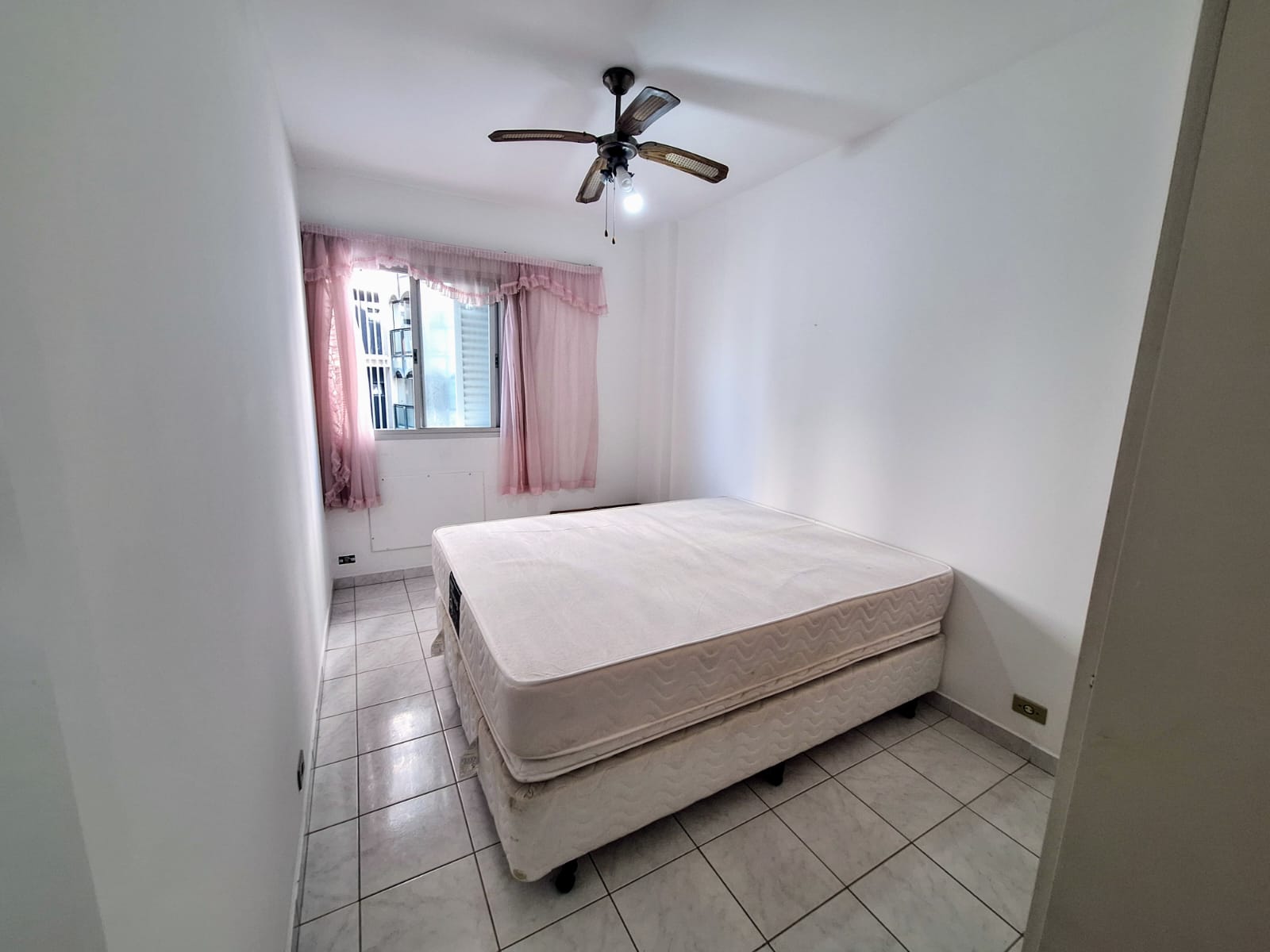 Apartamento vista lateral mar 3 dormitórios  1 vaga Astúrias - Guarujá R3307241