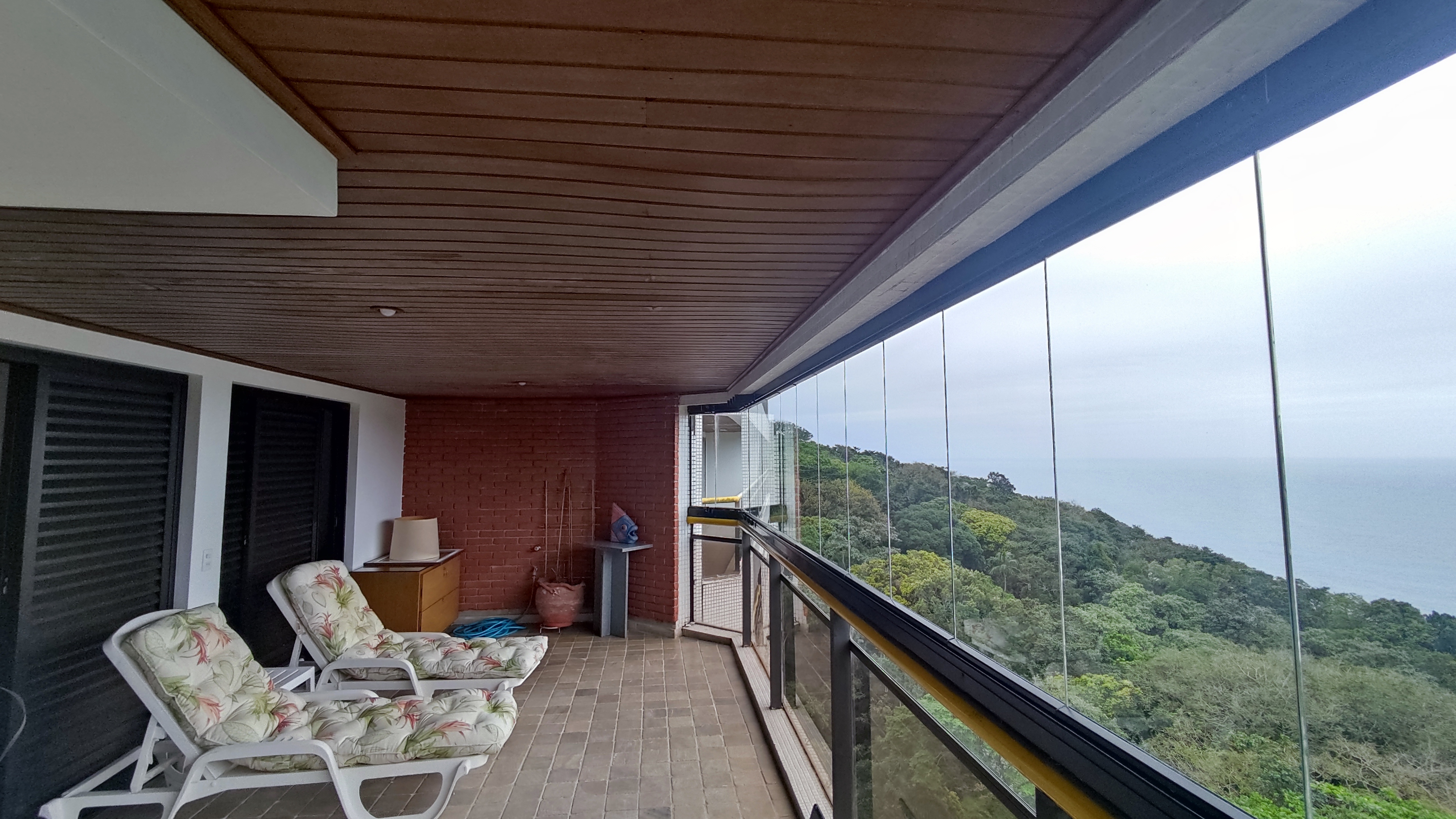 Apartamento Sorocotuba com 3 dormitórios à venda, 168 m² por R$ 1.200.000 - Guarujá/SP