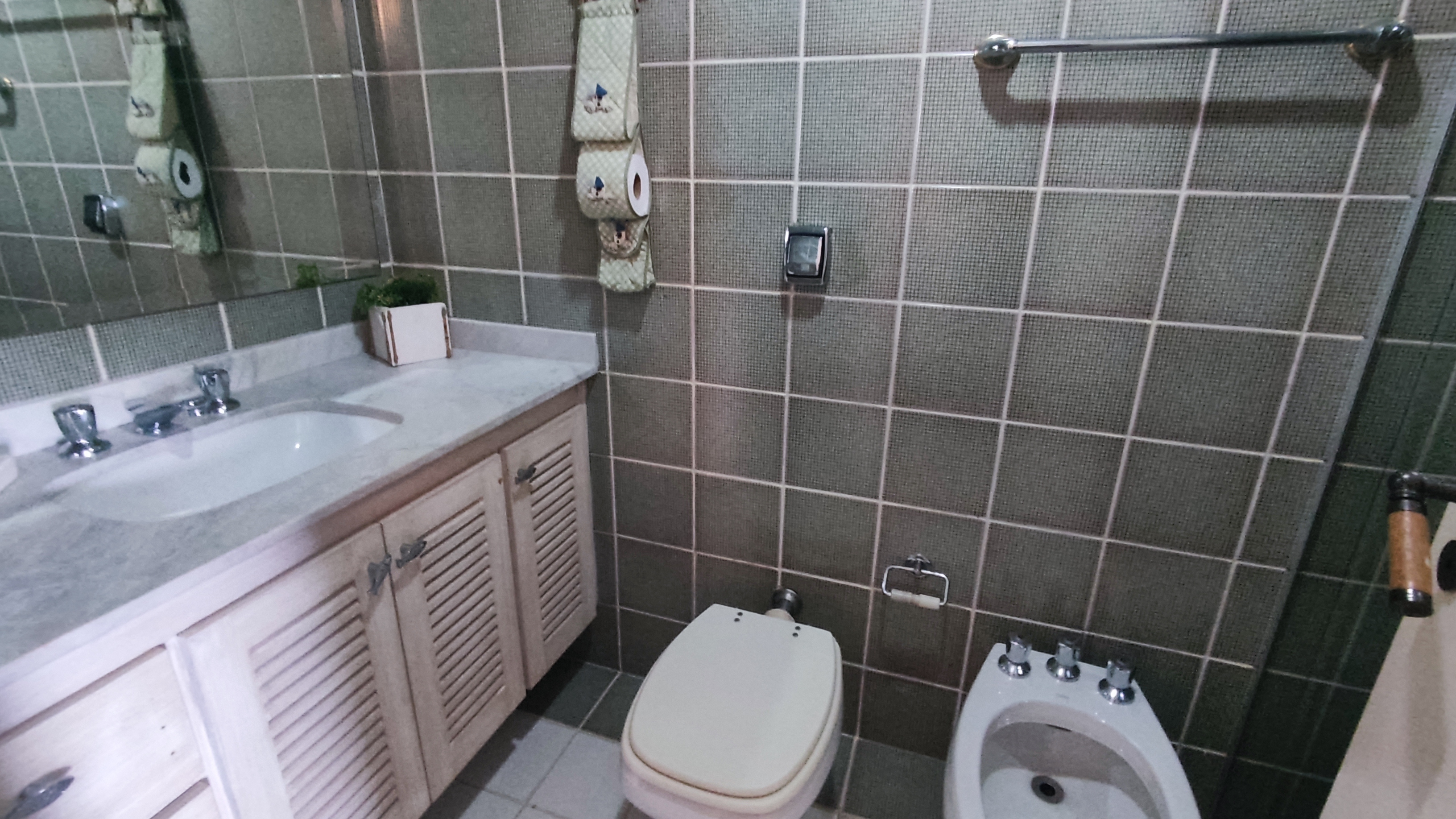 Apartamento Sorocotuba com 3 dormitórios à venda, 168 m² por R$ 1.200.000 - Guarujá/SP