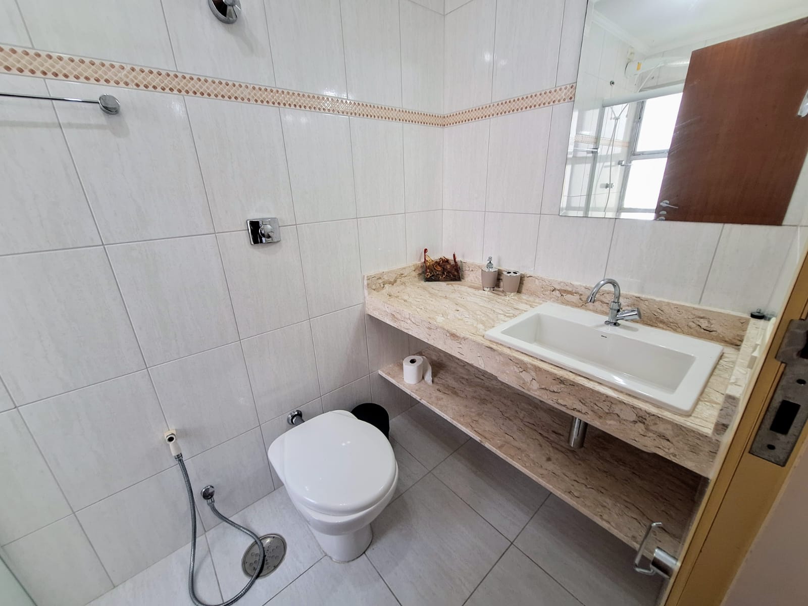 Apartamento vista mar com 2 Quartos e 3 banheiros à Venda