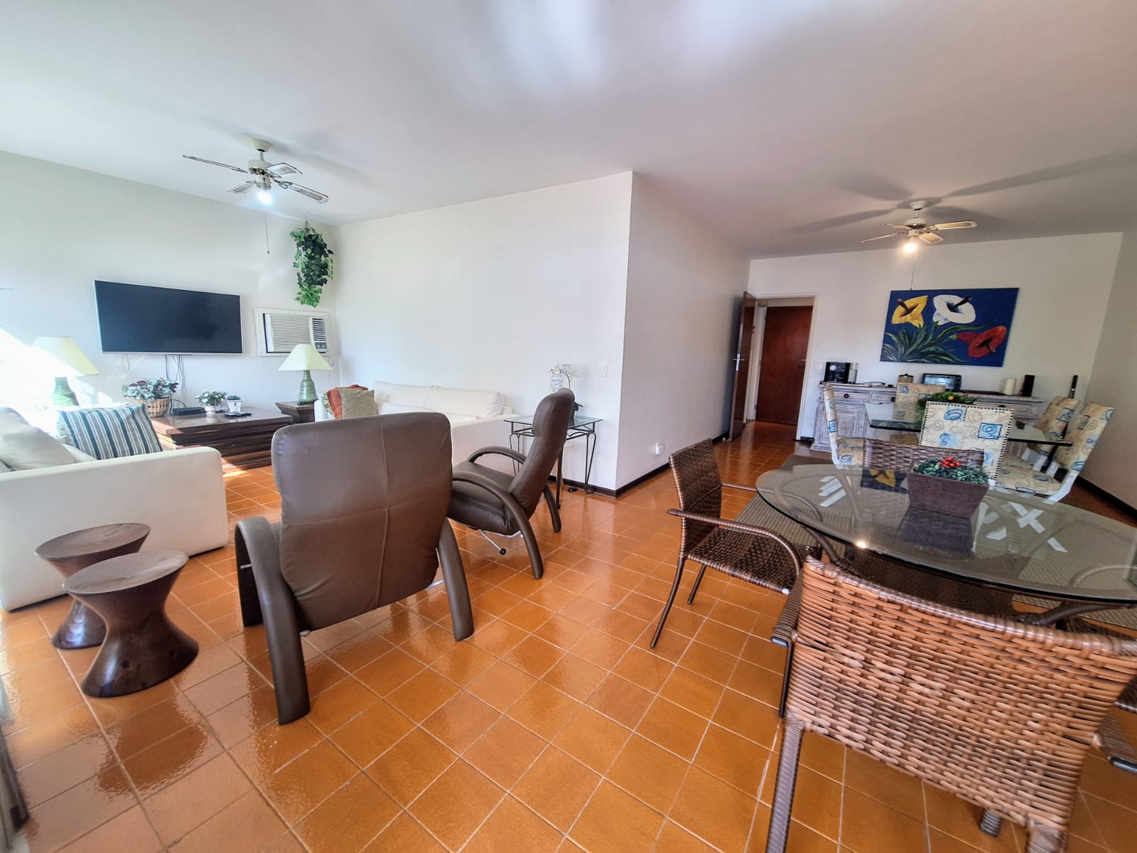 Apartamento vista mar com 2 Quartos e 3 banheiros à Venda