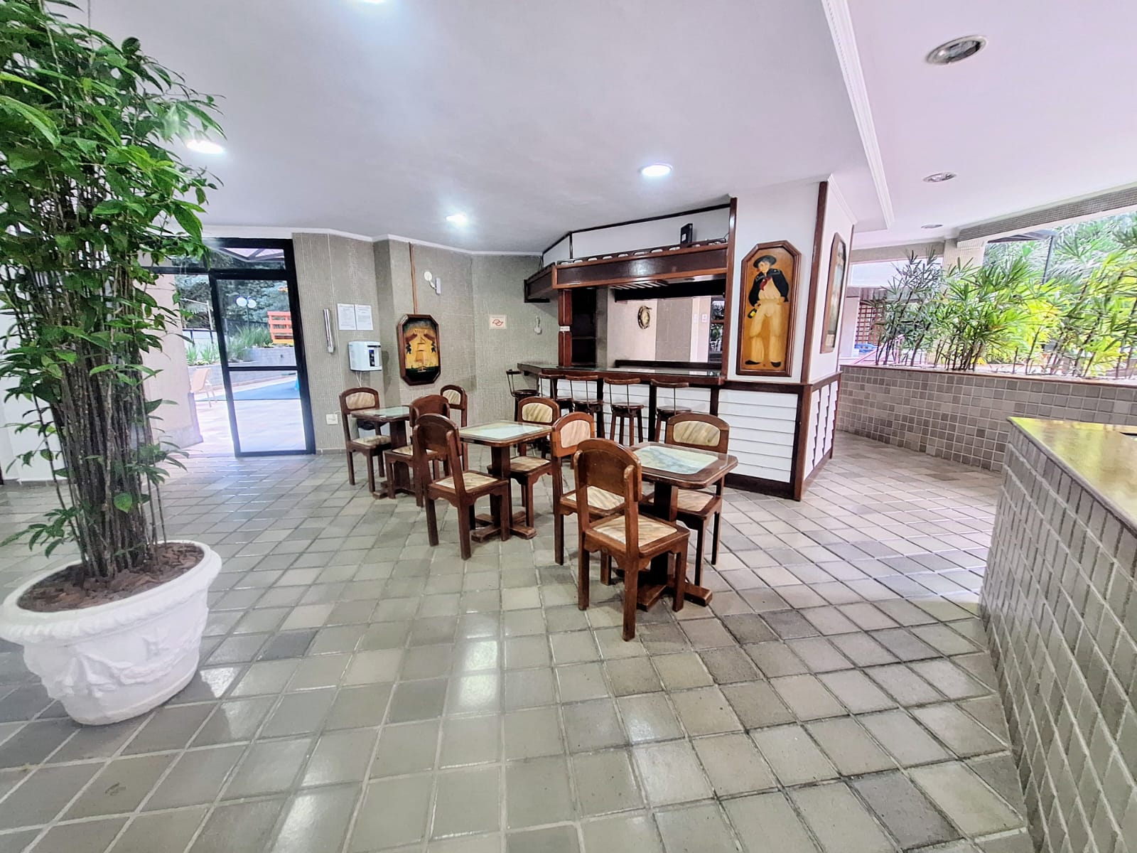 Apartamento 3 dormitorios 1 suite 2 vagas 112 m²  na Barra Funda – Pitangueiras, Guarujá R141572