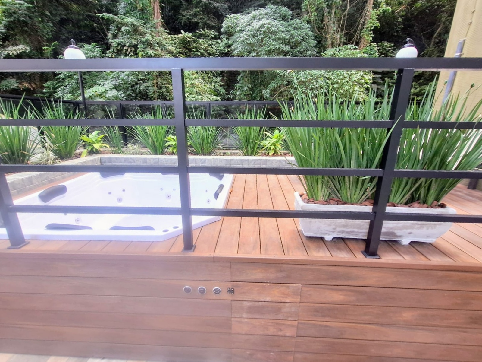 Apartamento 3 dormitorios 1 suite 2 vagas 112 m²  na Barra Funda – Pitangueiras, Guarujá R141572