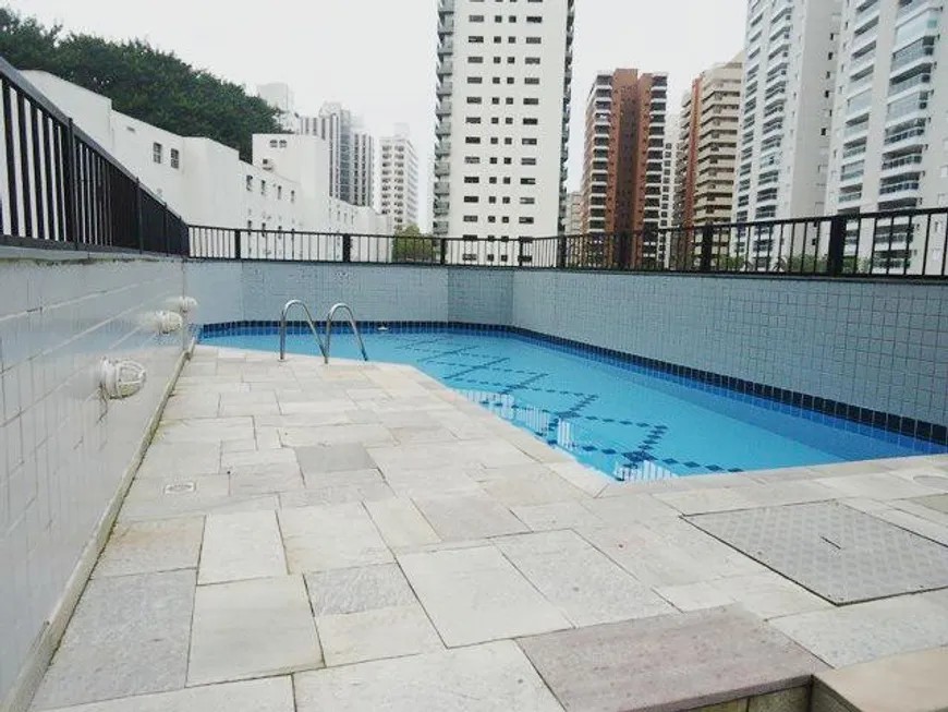Apartamento com 2 Quartos sendo 1 Suíte à Venda, 70 m² por R$ 410.000