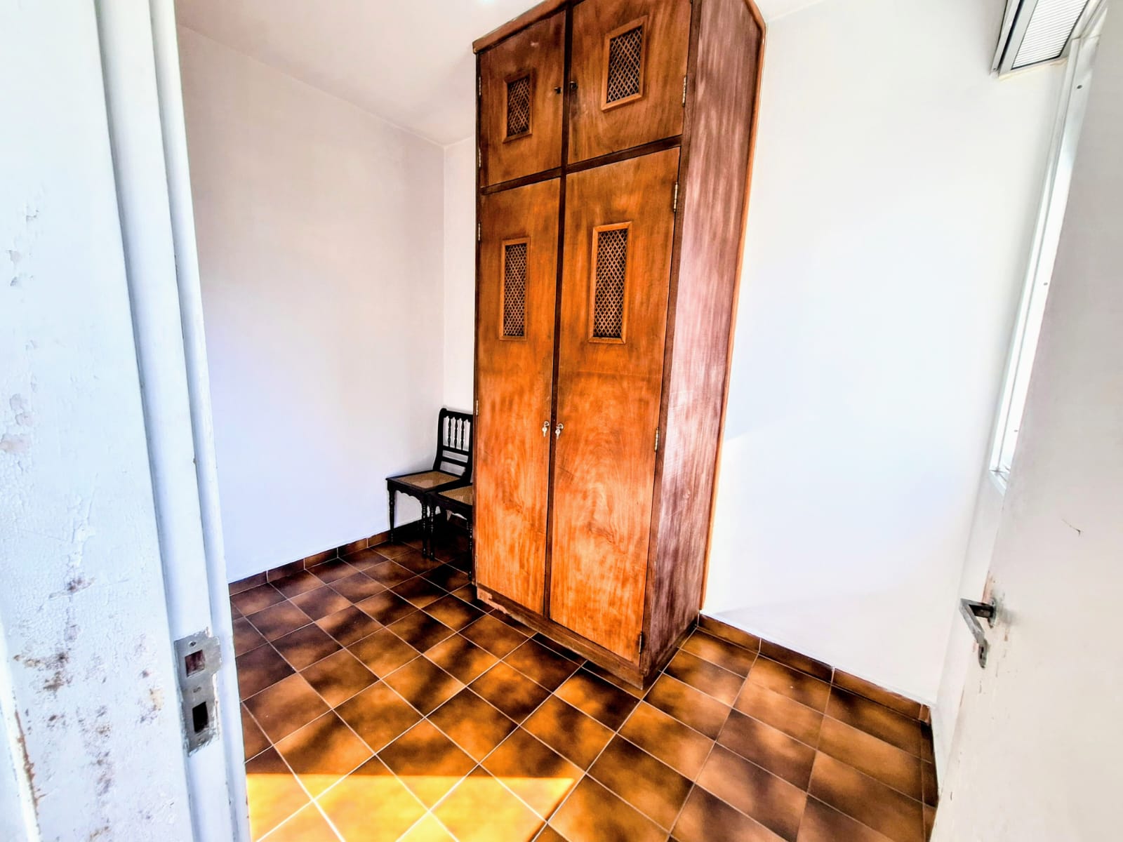  APARTAMENTO À VENDA NA PRAIA DAS PITANGUEIRAS - REGIÃO DO SHOPPING LA PLAGE 