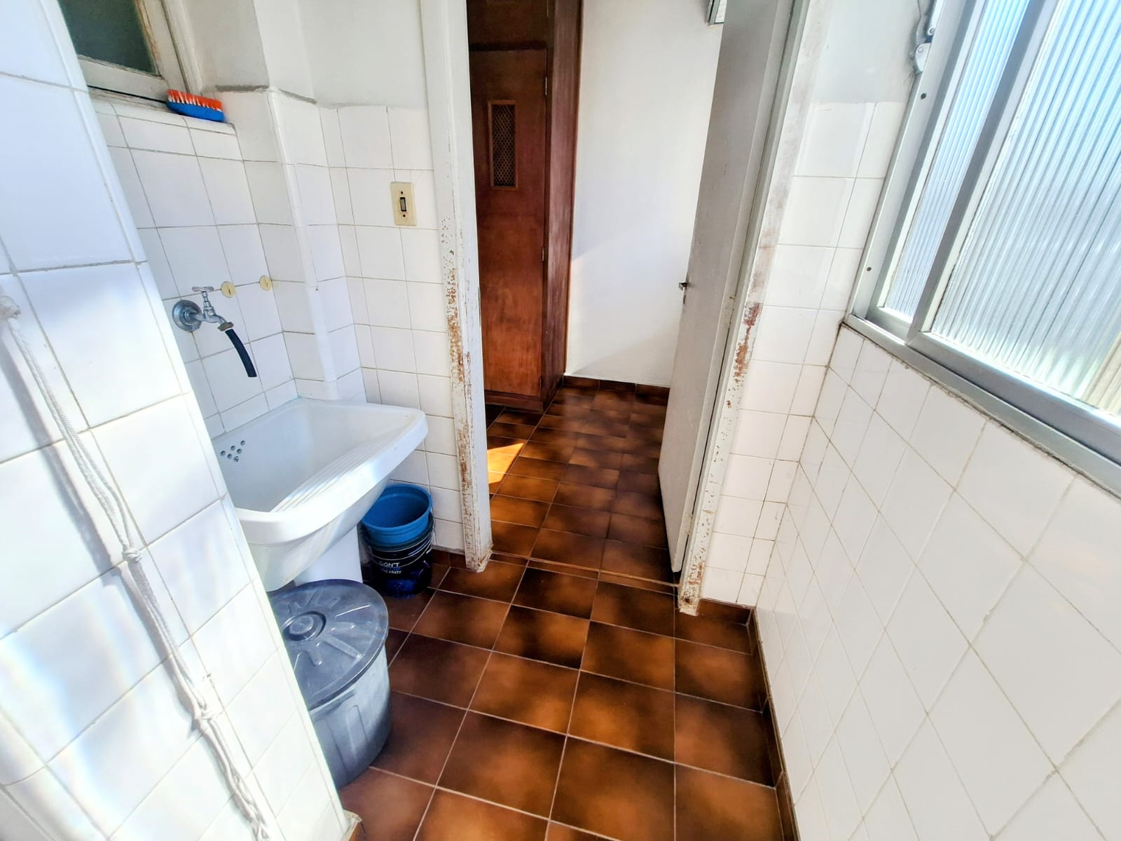  APARTAMENTO À VENDA NA PRAIA DAS PITANGUEIRAS - REGIÃO DO SHOPPING LA PLAGE 