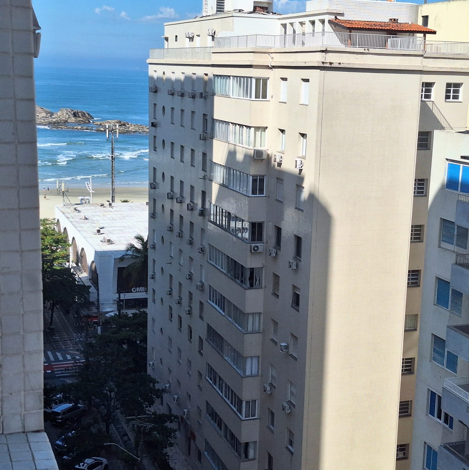  APARTAMENTO À VENDA NA PRAIA DAS PITANGUEIRAS - REGIÃO DO SHOPPING LA PLAGE 