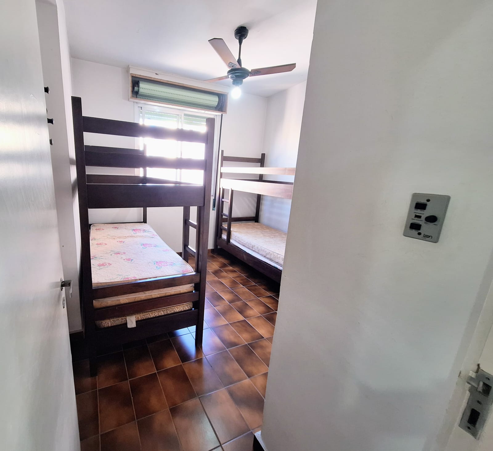  APARTAMENTO À VENDA NA PRAIA DAS PITANGUEIRAS - REGIÃO DO SHOPPING LA PLAGE 