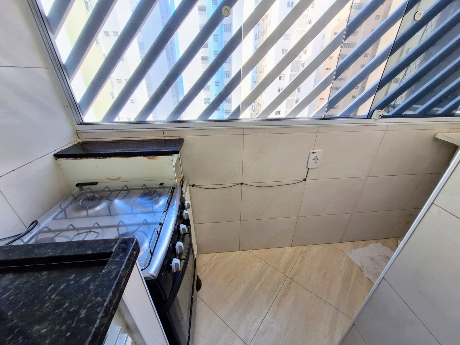  Pitangueiras! - Apartamento totalmente reformado.