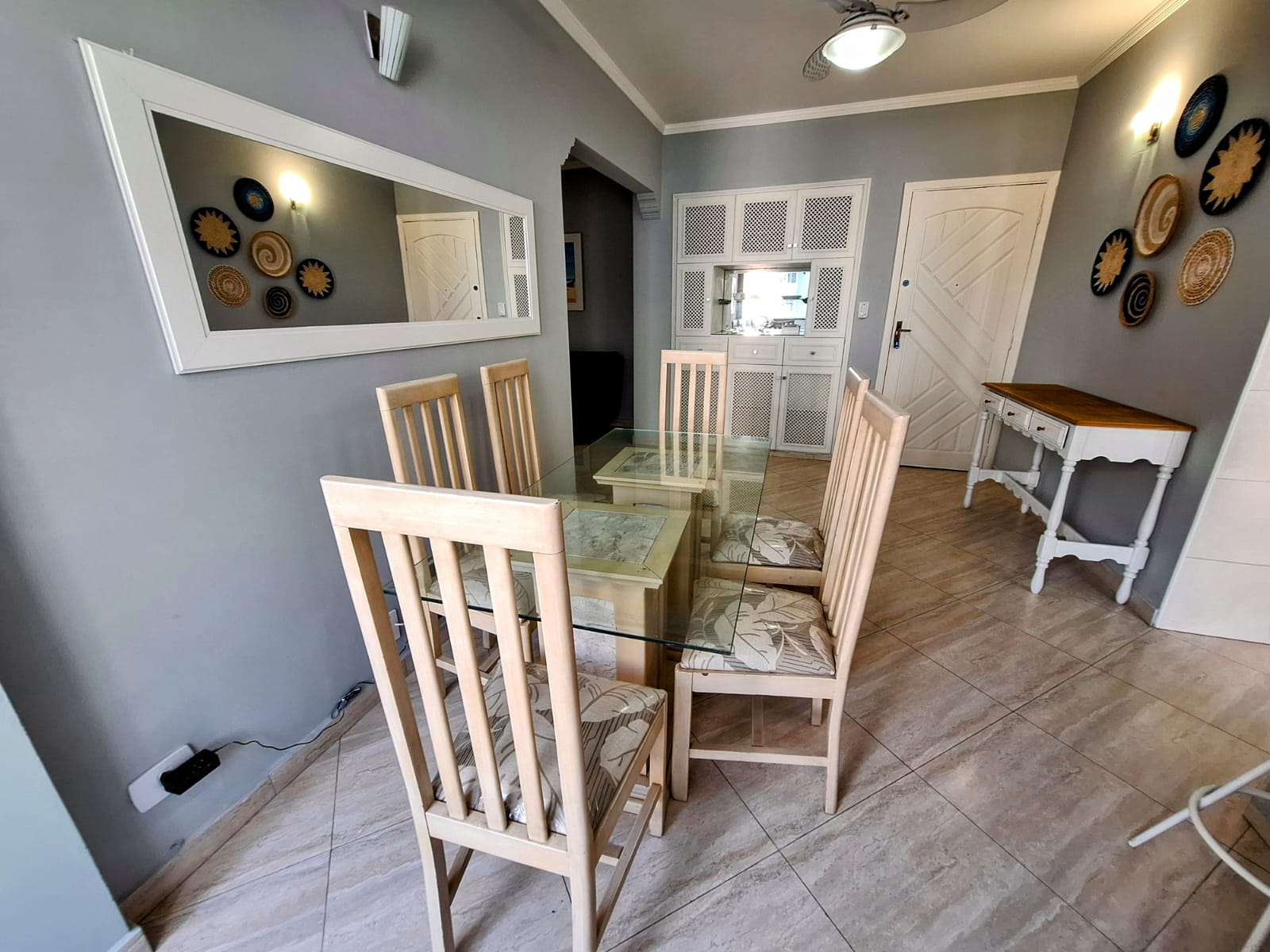  Pitangueiras! - Apartamento totalmente reformado.