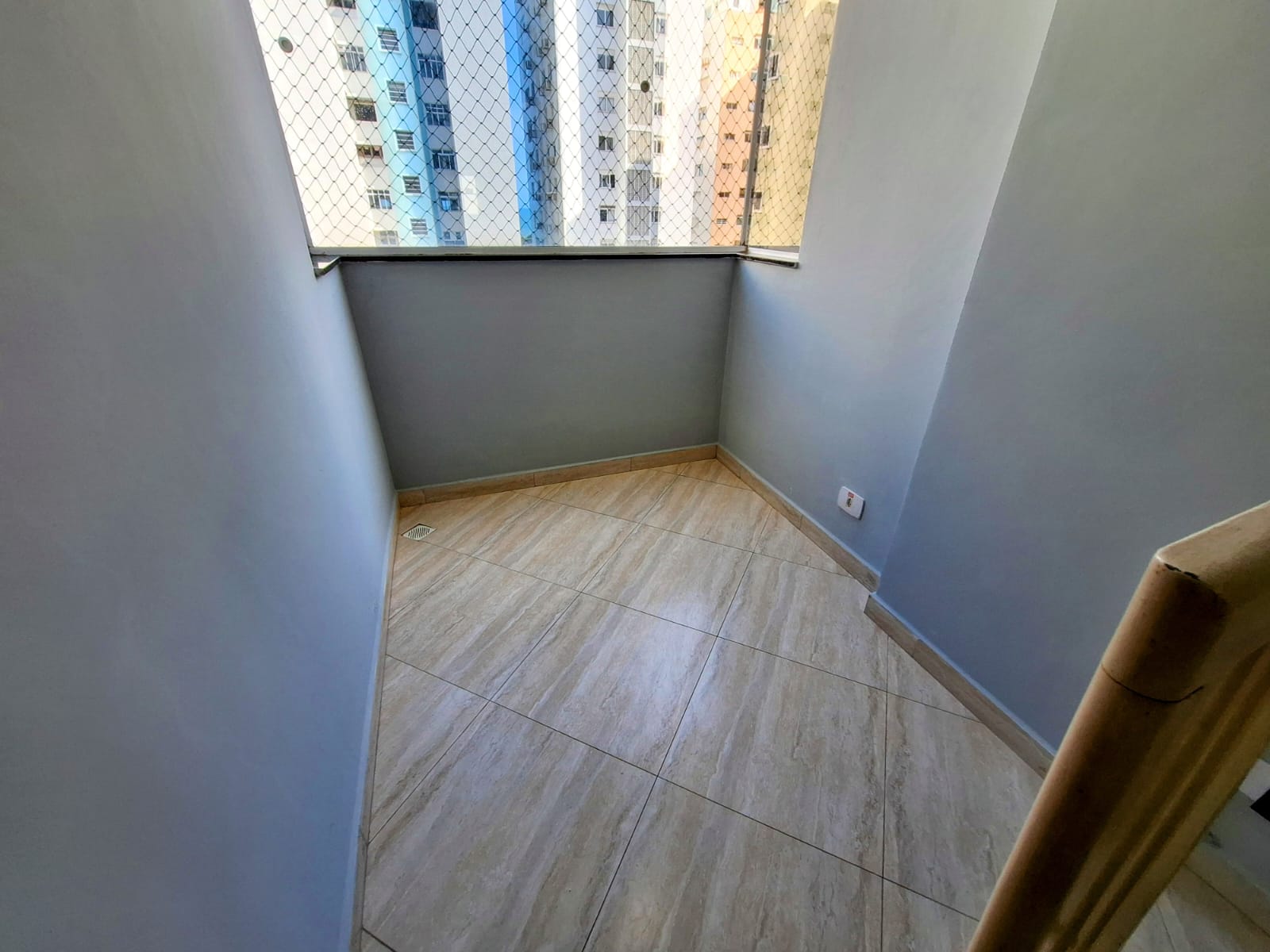  Pitangueiras! - Apartamento totalmente reformado.