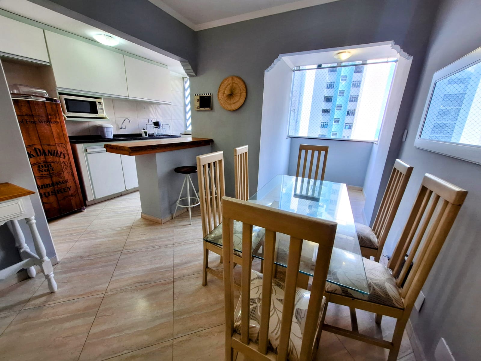  Pitangueiras! - Apartamento totalmente reformado.