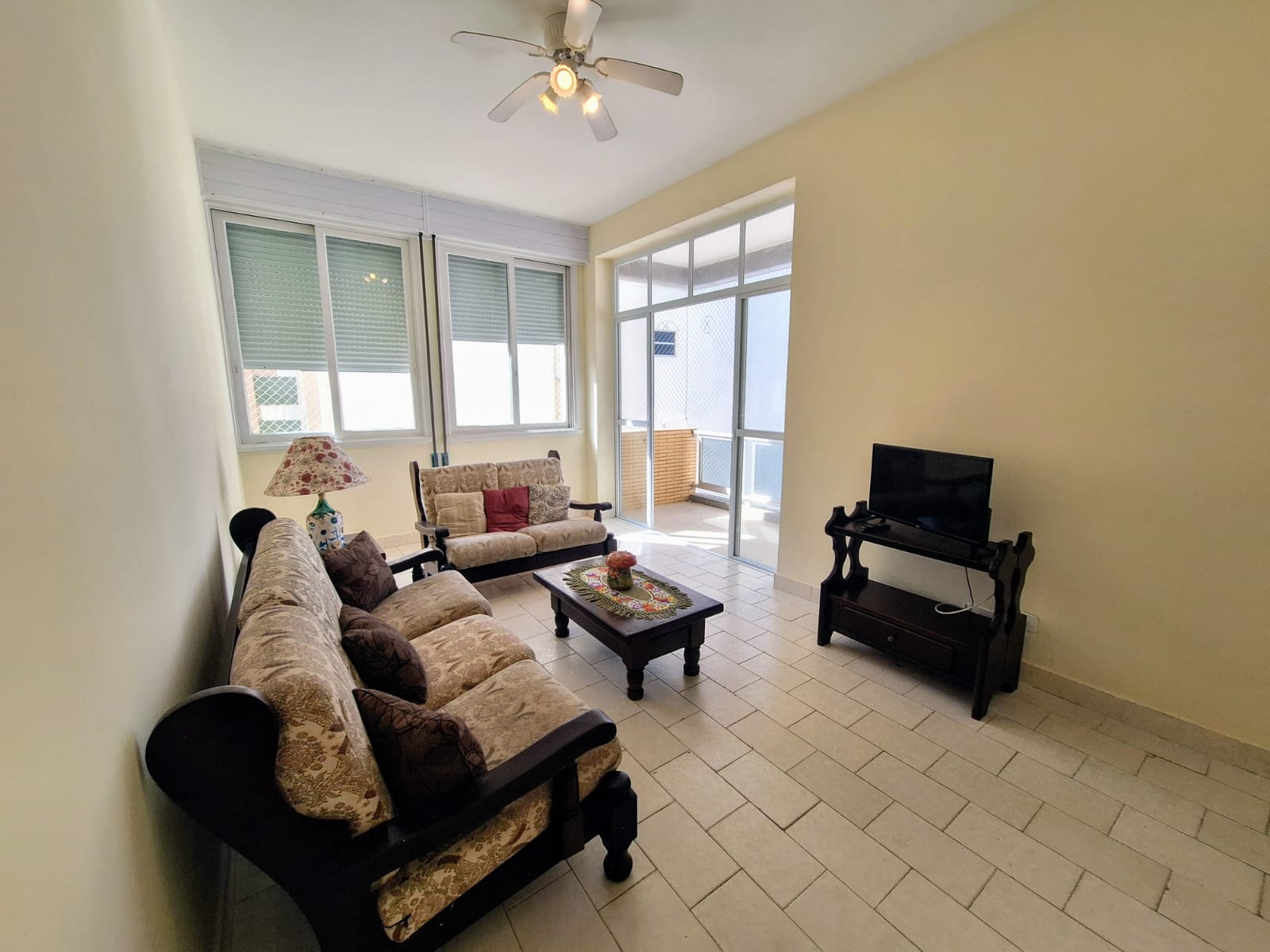 Apartamento com 3 dormitorios 2 banheiros à venda 98m² pitangueiras guaruja R1926654
