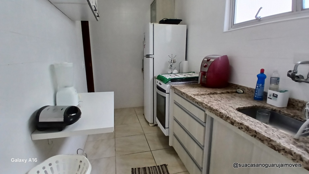 Apartamento com 3 dormitórios 1 suite 1 vaga 78 m² por R$ 320.000 - Jardim Virginia - Guarujá/SP - AP511691V