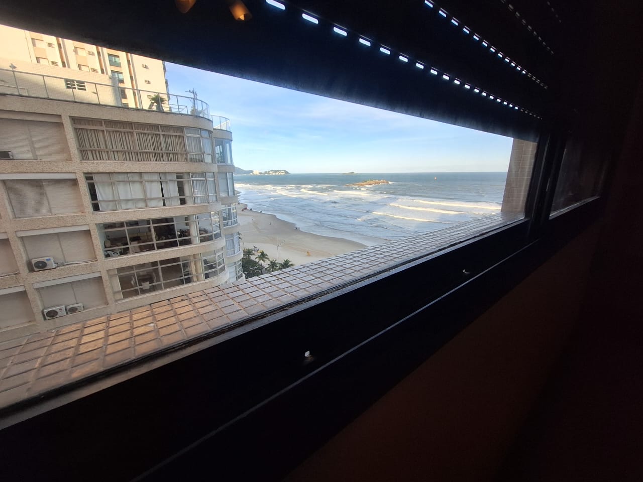 Apartamento venda 3 suites  200m vista total Pitangueiras Guaruja R4828855