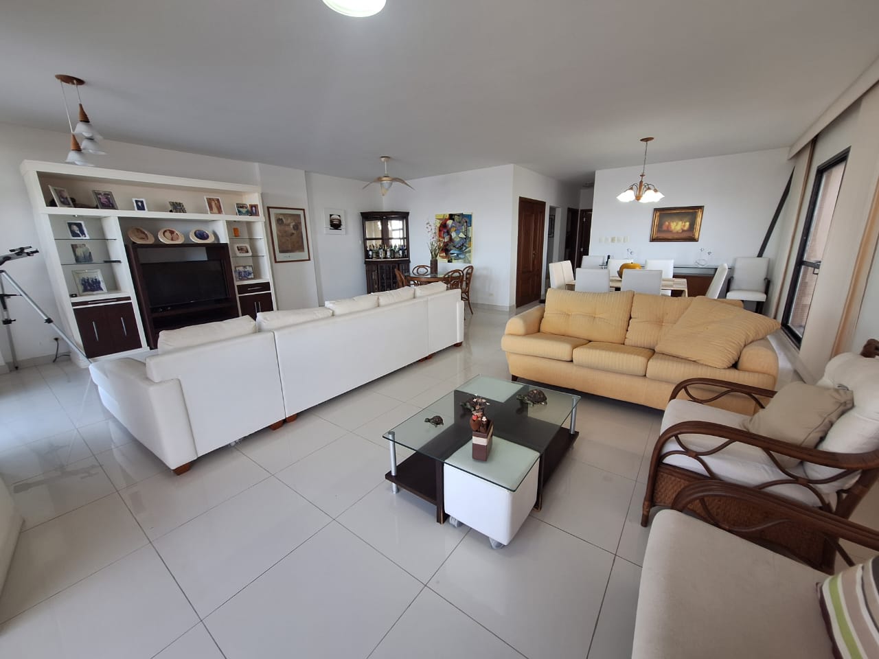 Apartamento venda 3 suites  200m vista total Pitangueiras Guaruja R4828855