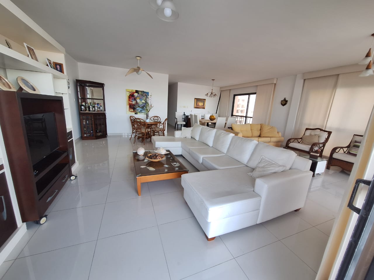 Apartamento venda 3 suites  200m vista total Pitangueiras Guaruja R4828855