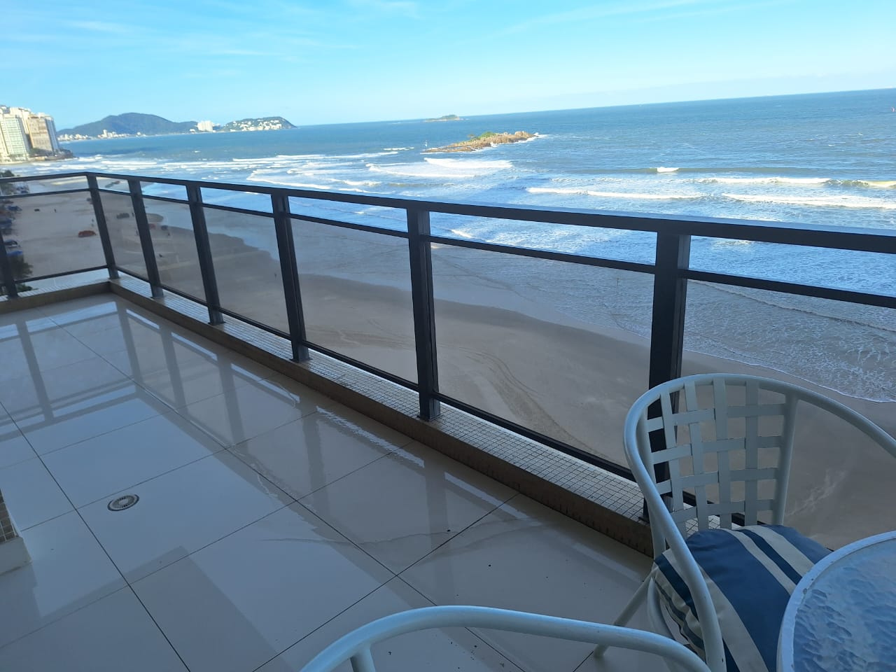 Apartamento venda 3 suites  200m vista total Pitangueiras Guaruja R4828855
