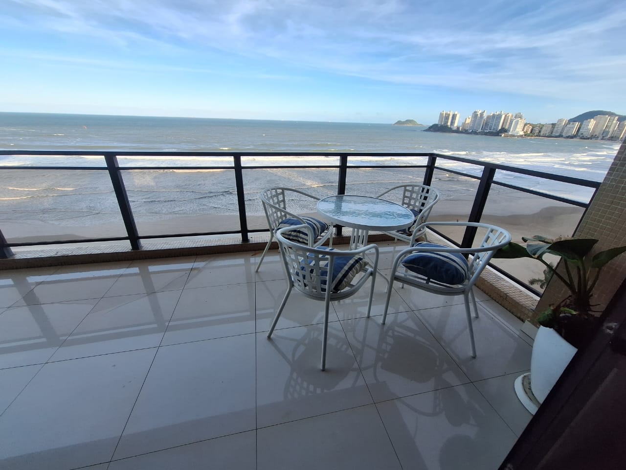 Apartamento com vista para o Mar - Venda, Pitangueiras, Guarujá, SP