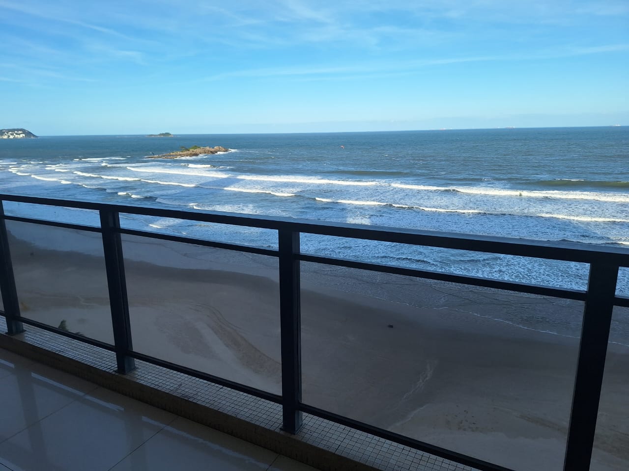 Apartamento venda 3 suites  200m vista total Pitangueiras Guaruja R4828855