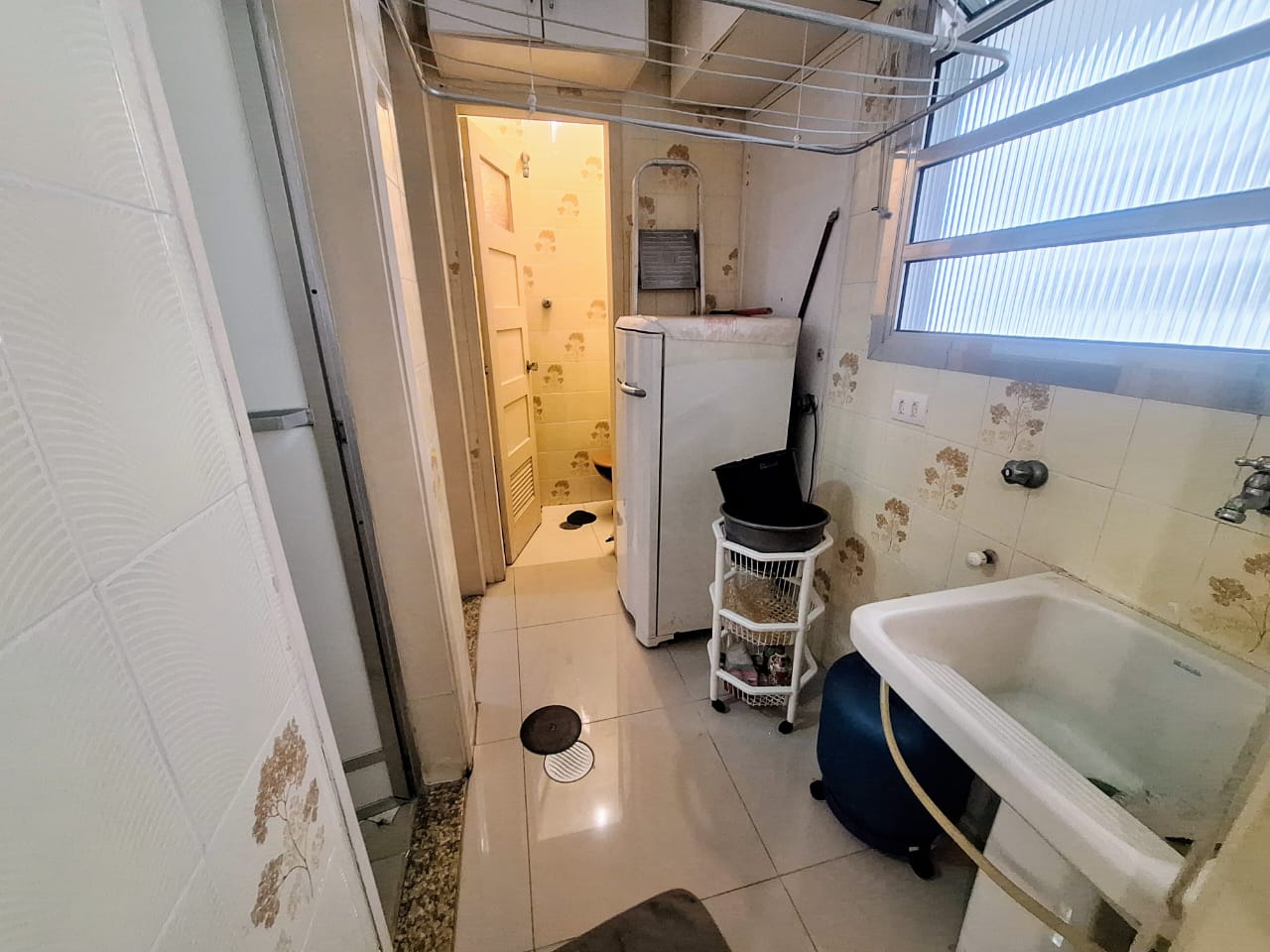 Apartamento 2 quartos à 50m da  Praia de Pitantangueiras - Guarujá