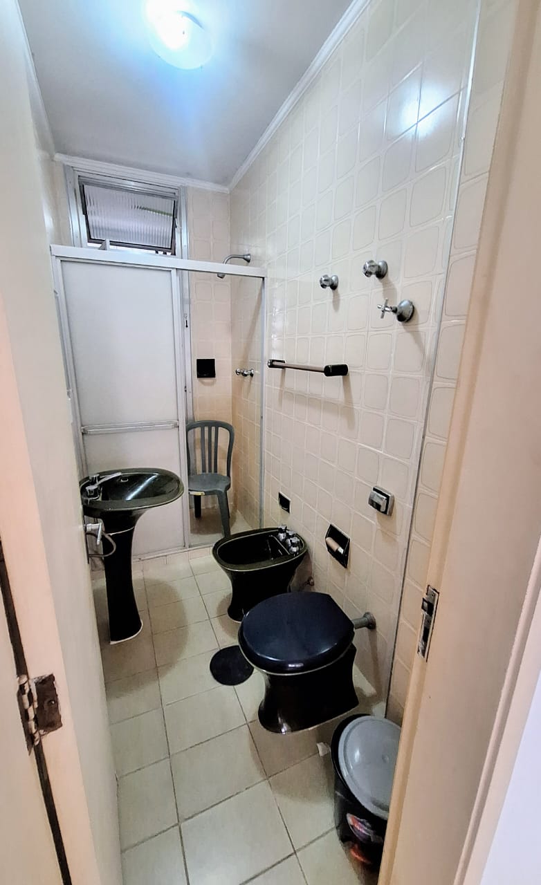 Apartamento 2 quartos à 50m da  Praia de Pitantangueiras - Guarujá