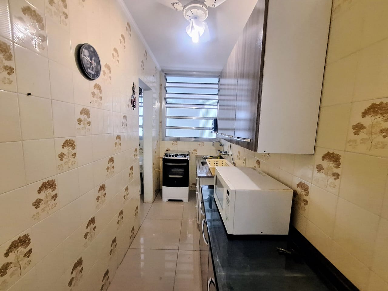Apartamento 2 quartos à 50m da  Praia de Pitantangueiras - Guarujá