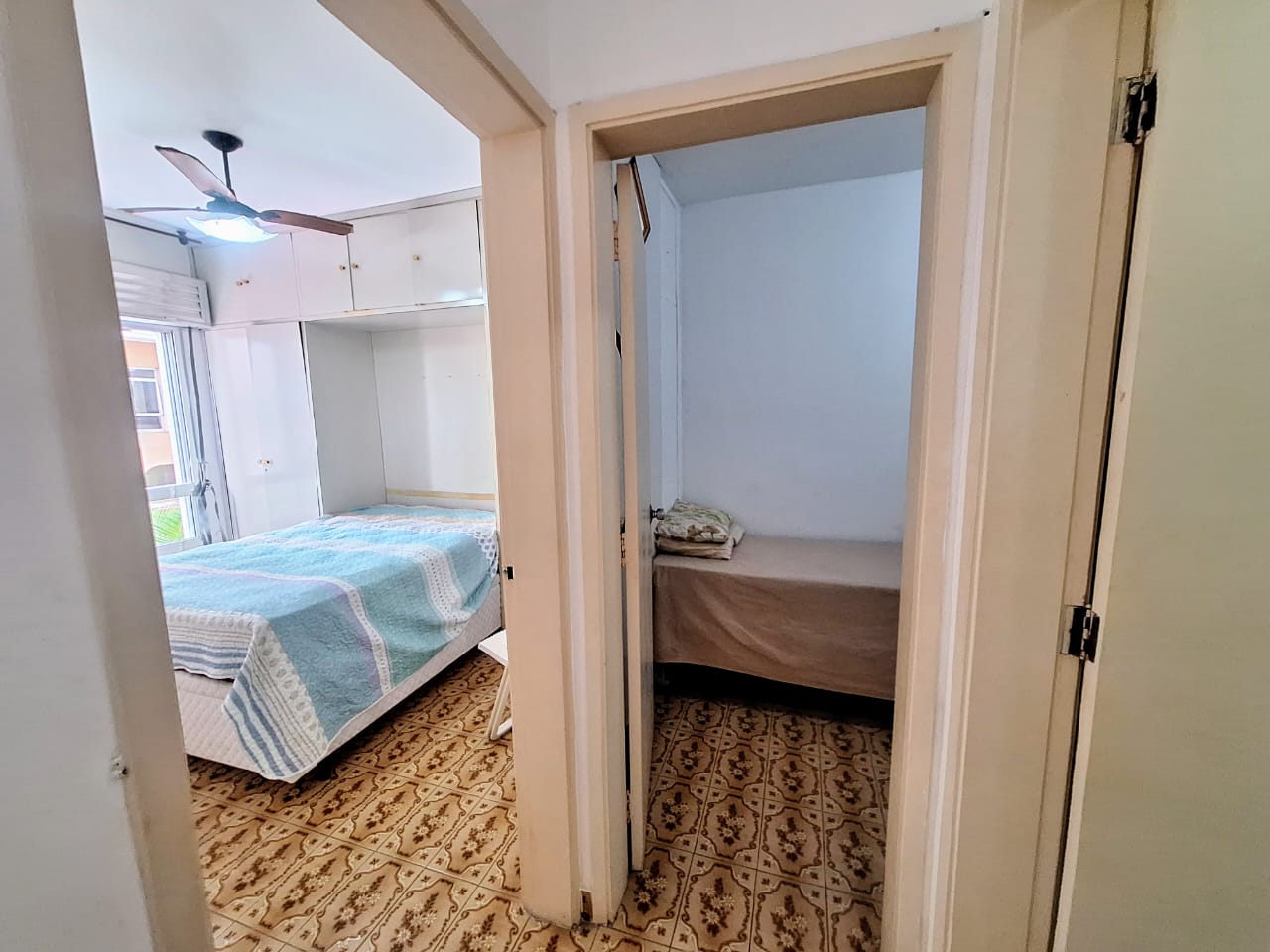 Apartamento 2 quartos à 50m da  Praia de Pitantangueiras - Guarujá
