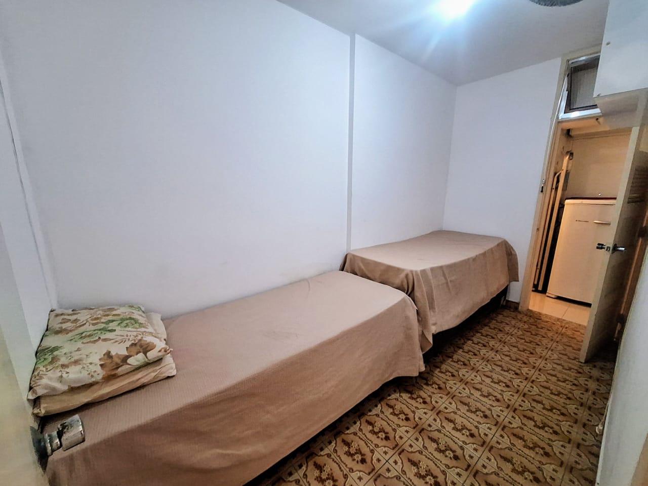 Apartamento 2 quartos à 50m da  Praia de Pitantangueiras - Guarujá