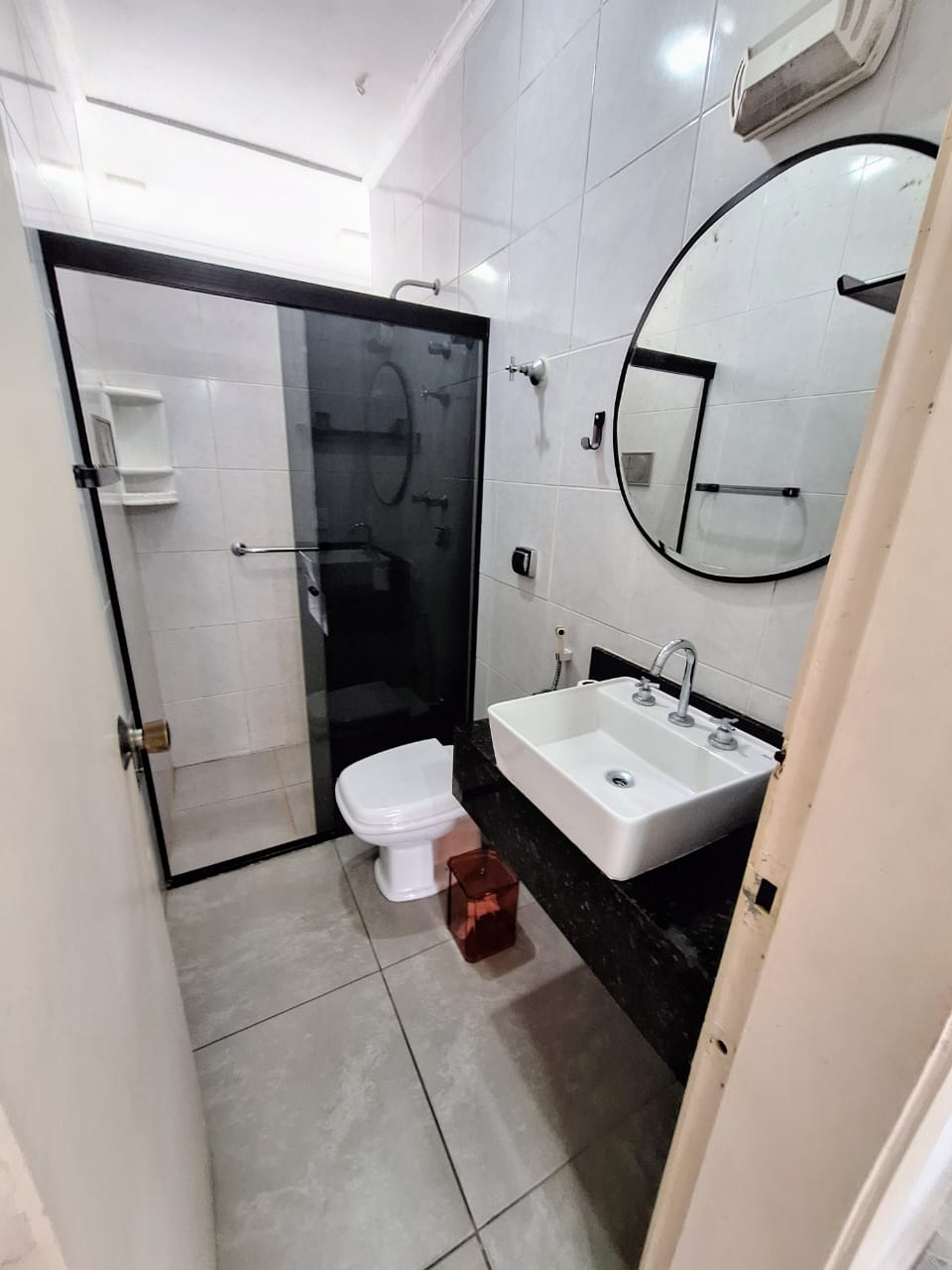 Apartamento com 2 dormitorios  à venda - Pitangueiras Guaruja  R1706709
