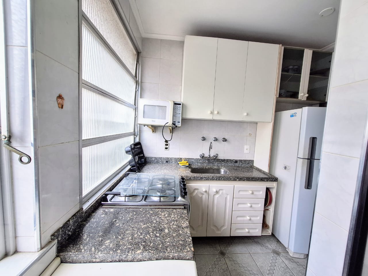 Apartamento com 2 dormitorios  à venda - Pitangueiras Guaruja  R1706709