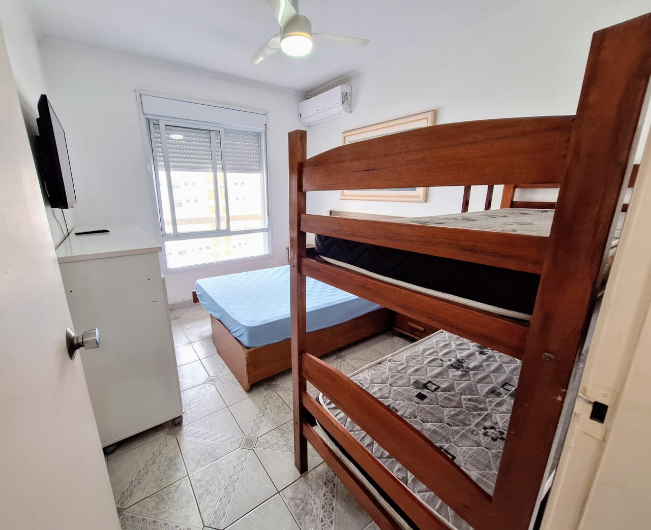 Apartamento com 2 dormitorios  à venda - Pitangueiras Guaruja  R1706709