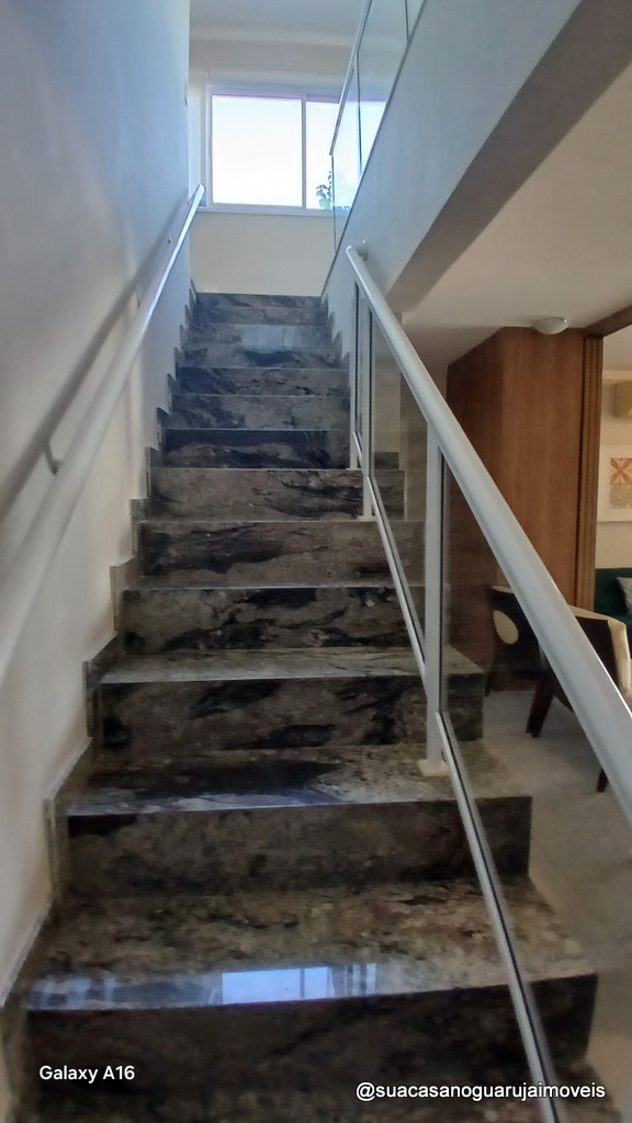 Cobertura com 3 dormitorios  1 suite 3 vagas  à Venda, 230 m² por R$ 1.600.000  CO100E