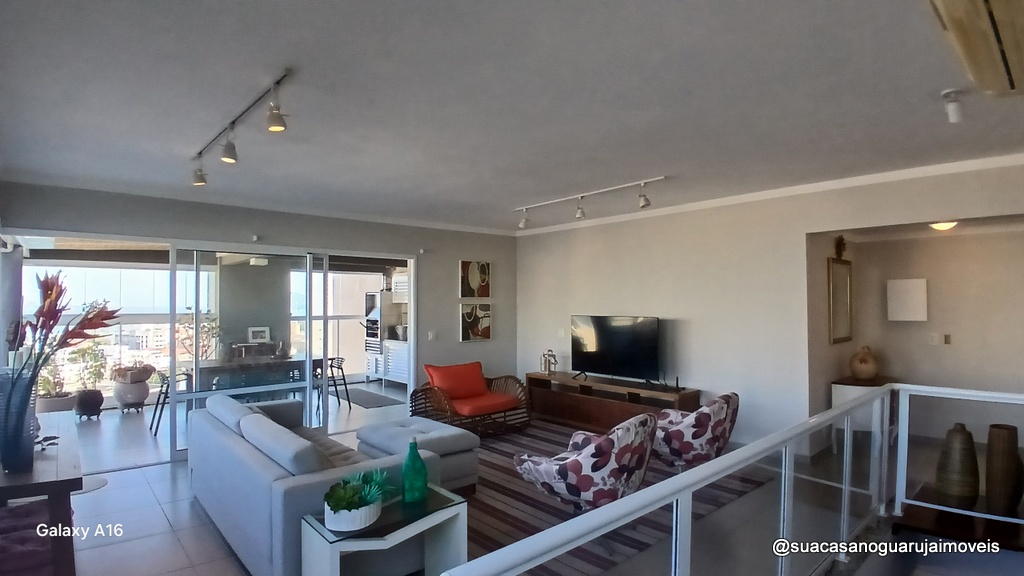 Cobertura com 3 dormitorios  1 suite 3 vagas  à Venda, 230 m² por R$ 1.600.000  CO100E